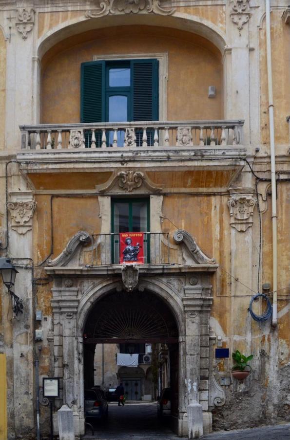 Le Ginestre In Centro Salerno Exterior foto